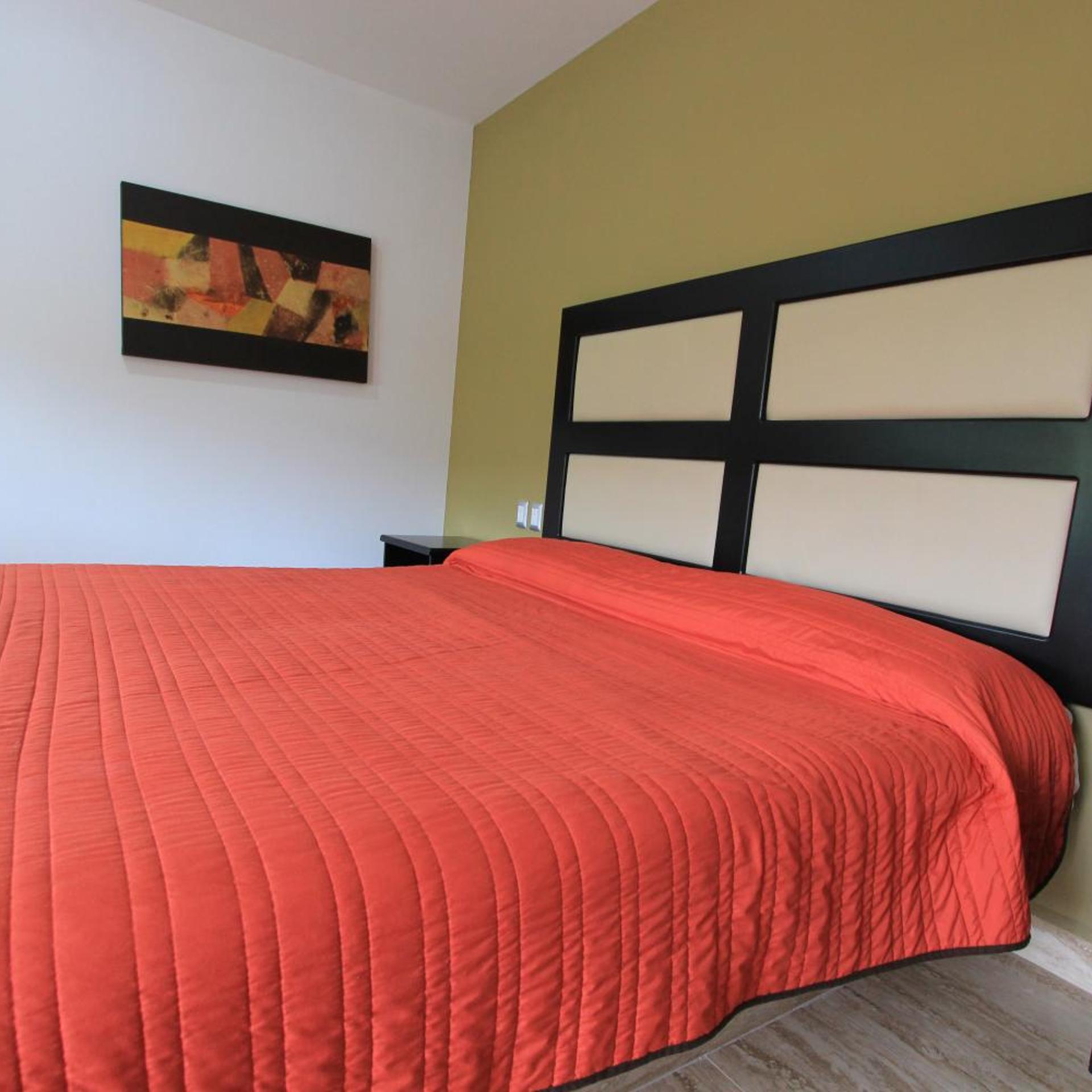 Hotel 5 Inn 12/50