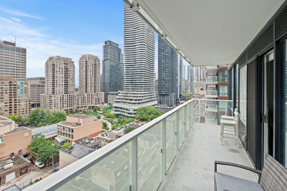 Teahouse Condos in Downtown Toronto 47/50
