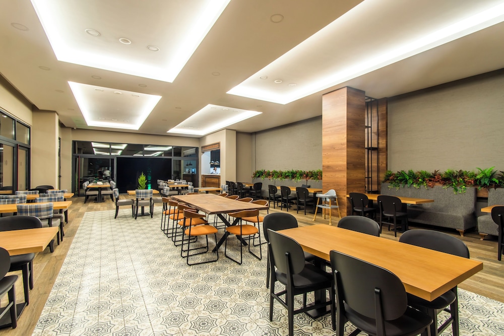 MAIA Luxury Beach Hotel & Spa 38/50