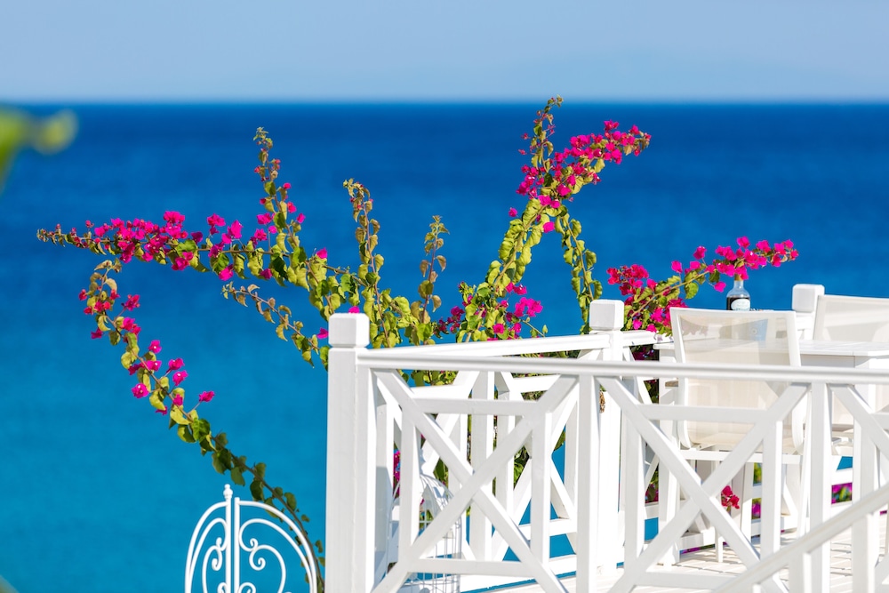 OTEL MAVI BEYAZ 8/50