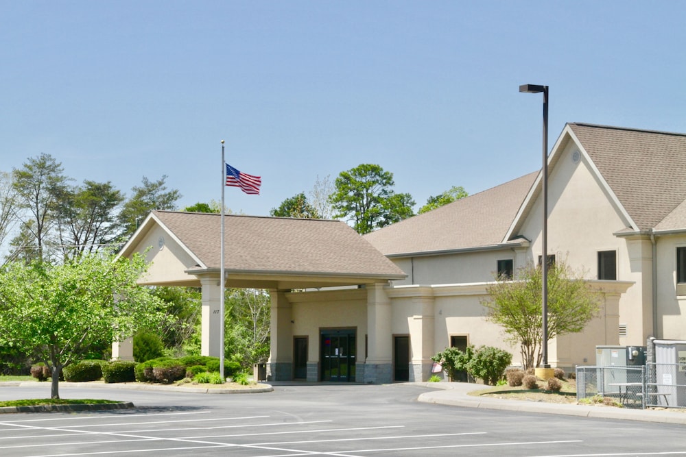 Grand Vista Hotel and Suites 4/61