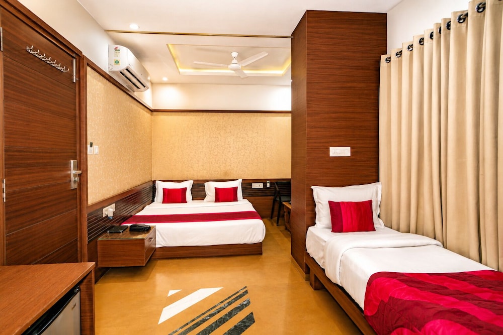 Uddhav Vilas Hotel 28/46