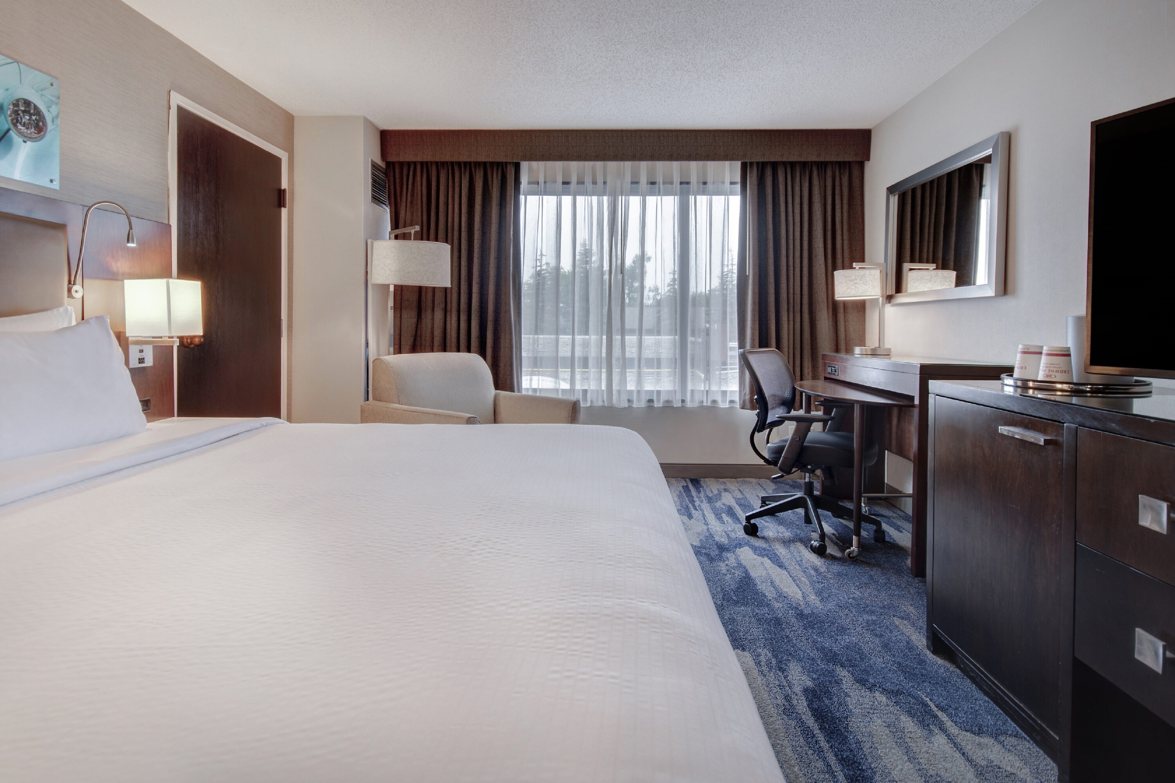 غرفة بسرير كينج لذوي الإعاقة، Crowne Plaza Auburn Hills 5/10