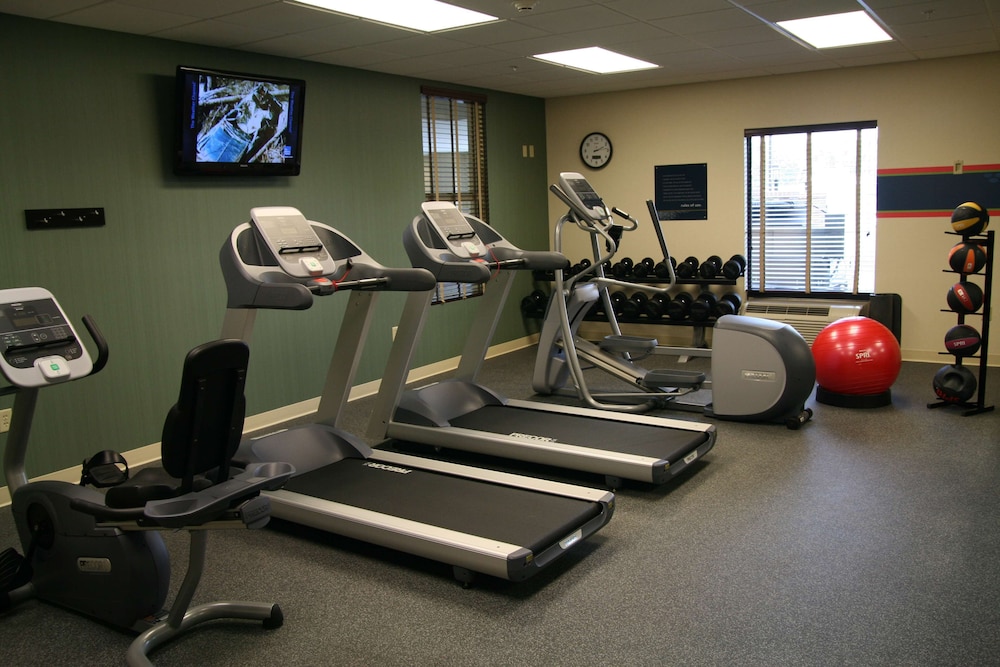 Hampton Inn Dandridge, TN 23/46