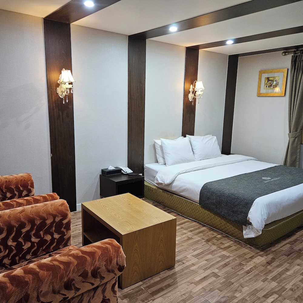 Suwon Symphony Tourist Hotel 26/52