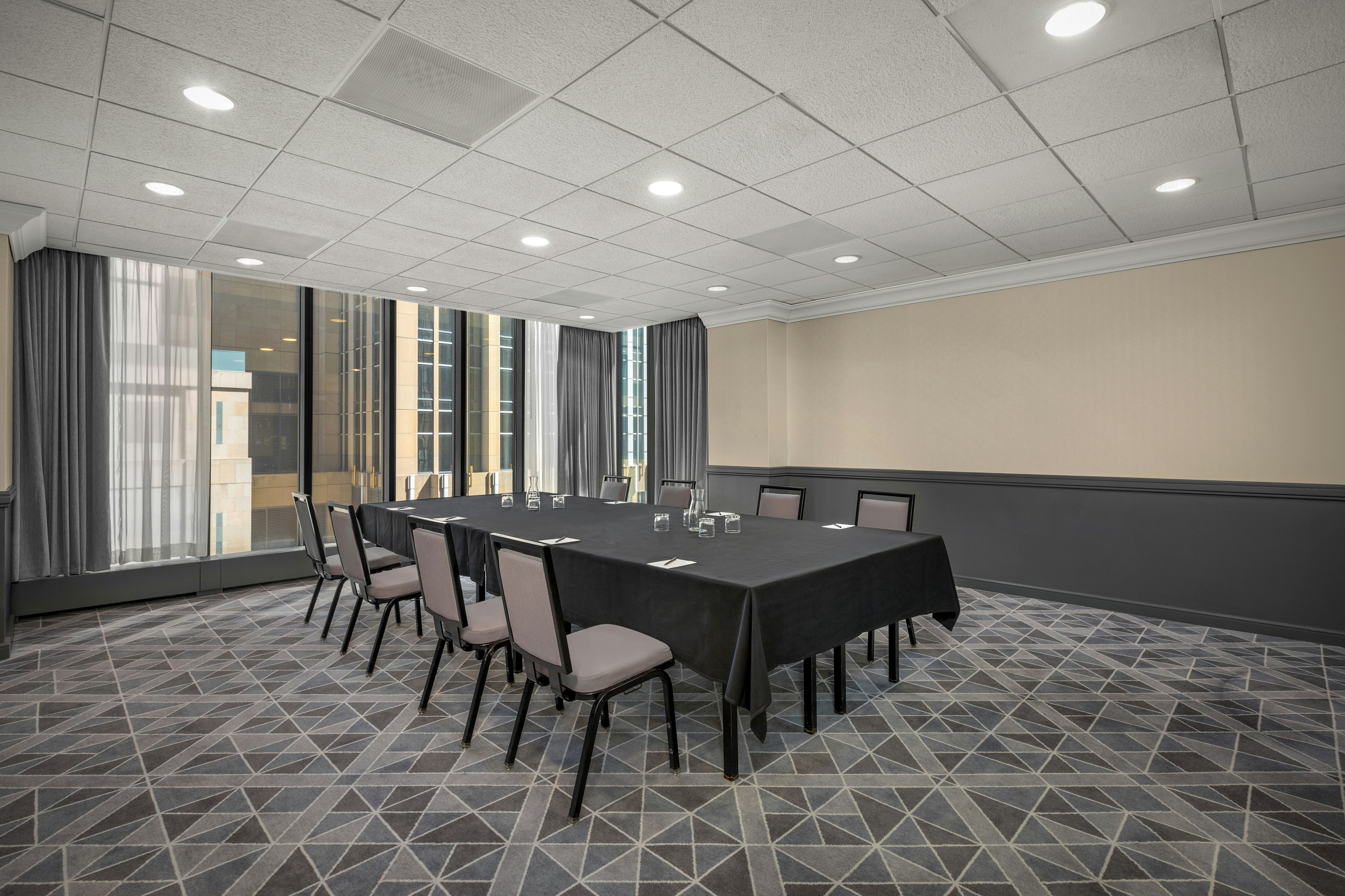 THE MARQUETTE HOTEL, CURIO COLLECTION BY HILTON 53/59