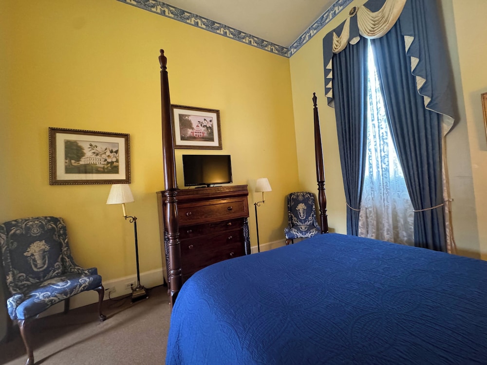 The Guest House Historic Mansion 20/73