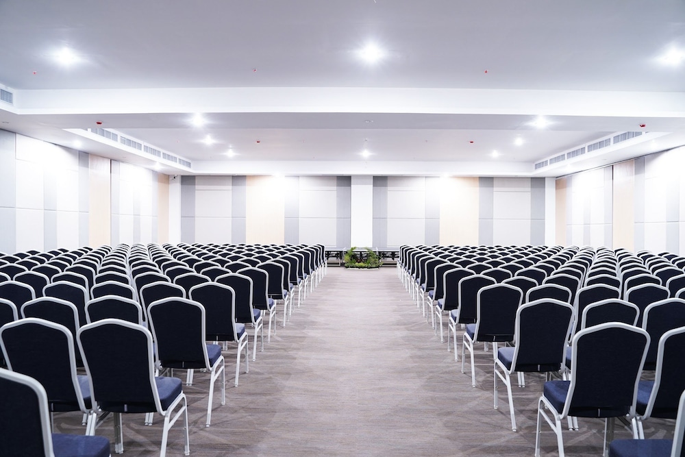 Palm Park Hotel Surabaya 42/46