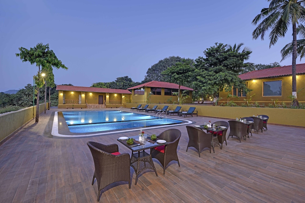 Gir Lion Safari Camp 23/36