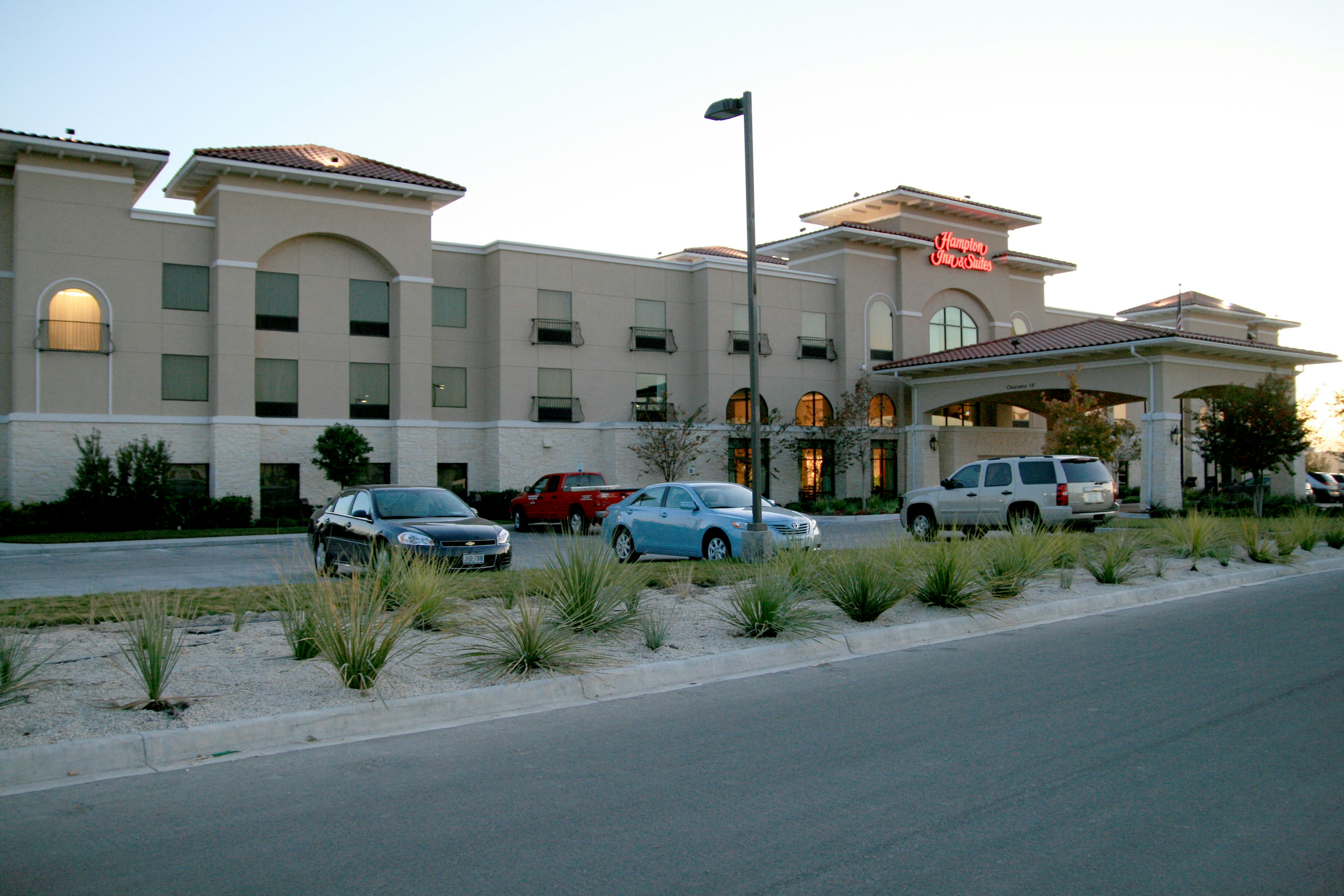 Hampton Inn & Suites Del Rio 34/35
