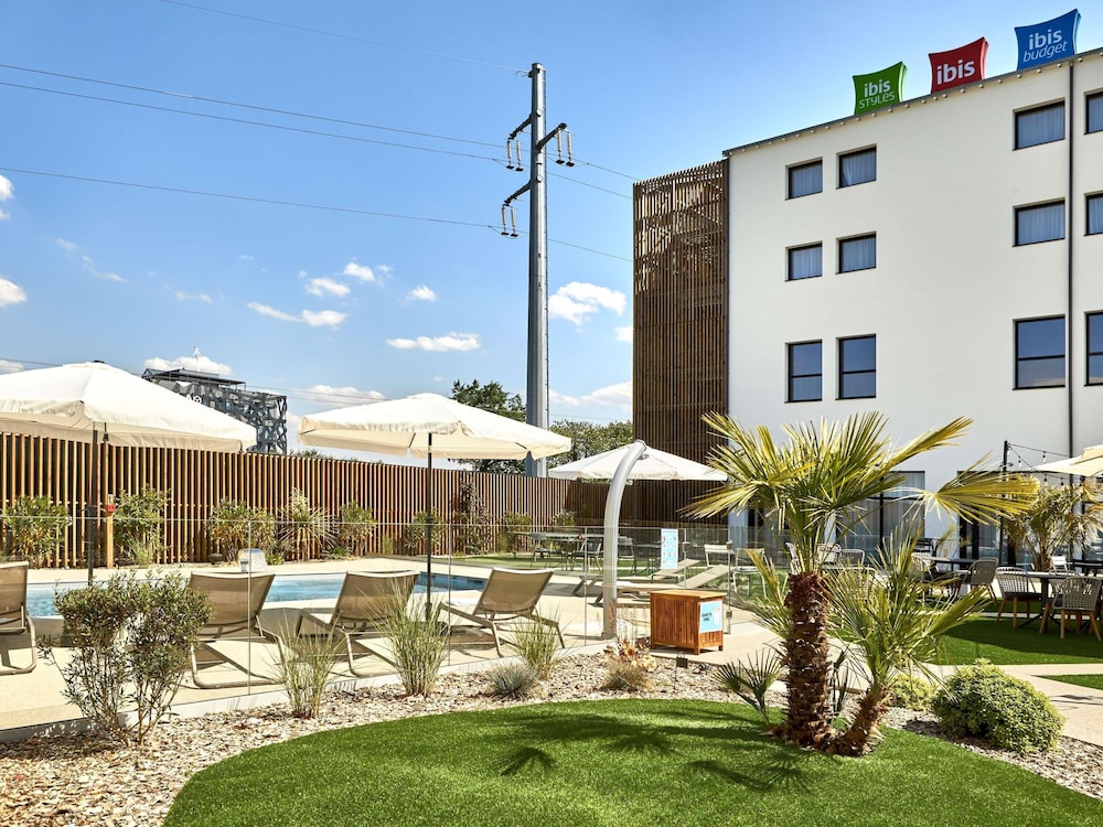 ibis La Roche sur Yon 66/73