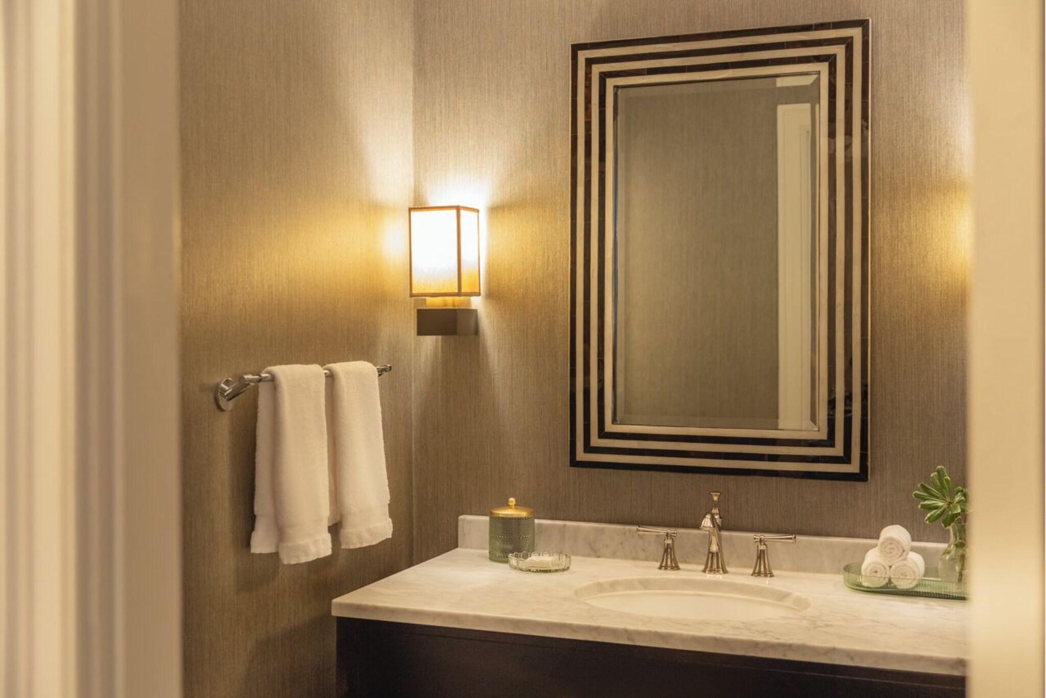 جناح رئاسي، Fairmont Dallas 2/2