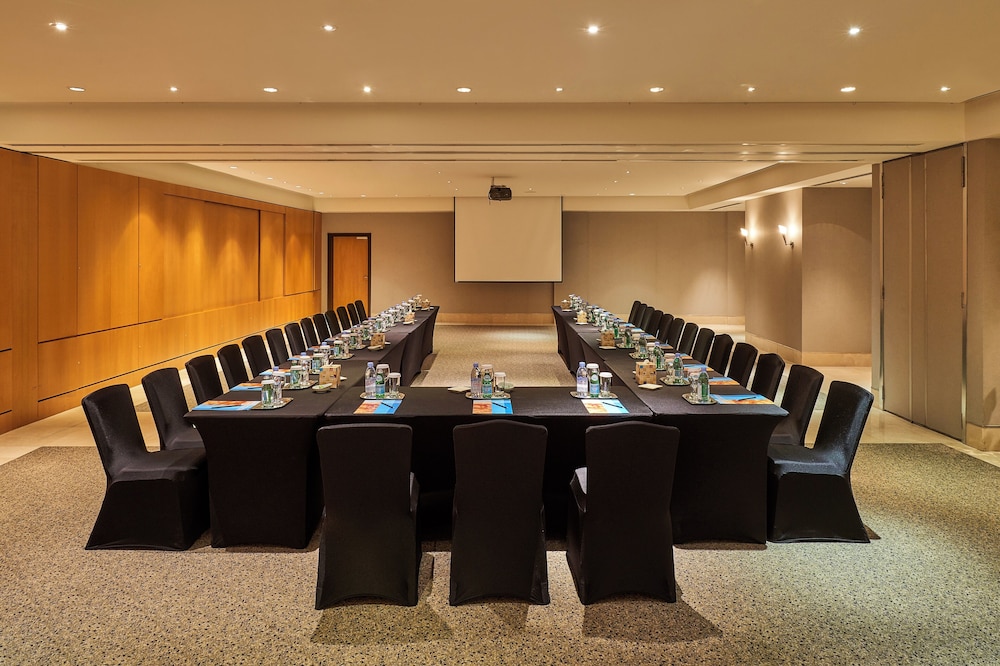 Marina Hotel Kuwait 58/67