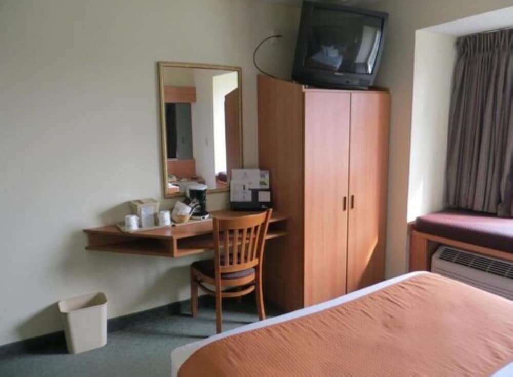 Microtel Inn And Suites Memphi 11/33