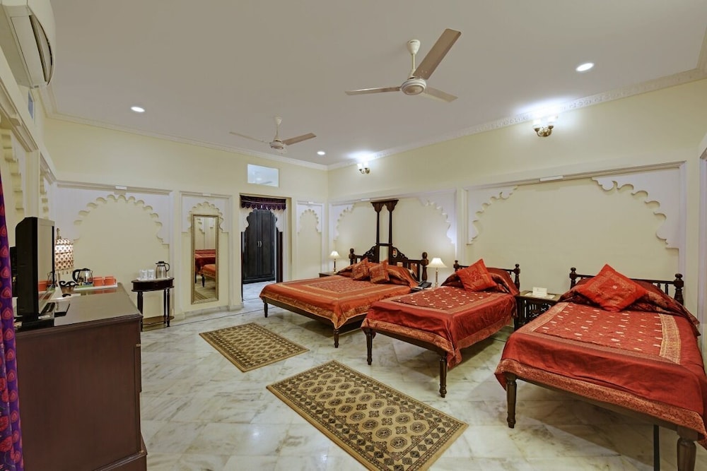 Hotel Swaroop Vilas 28/49