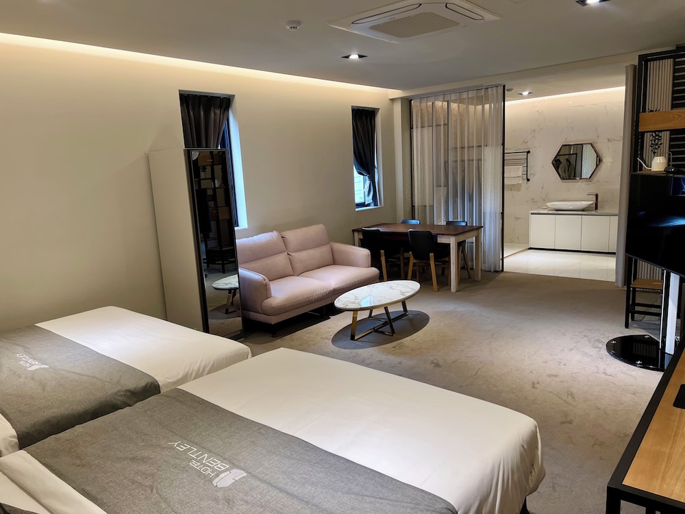 Hotel Bentley 42/57