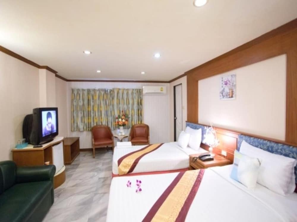 Chaipat Hotel 29/66