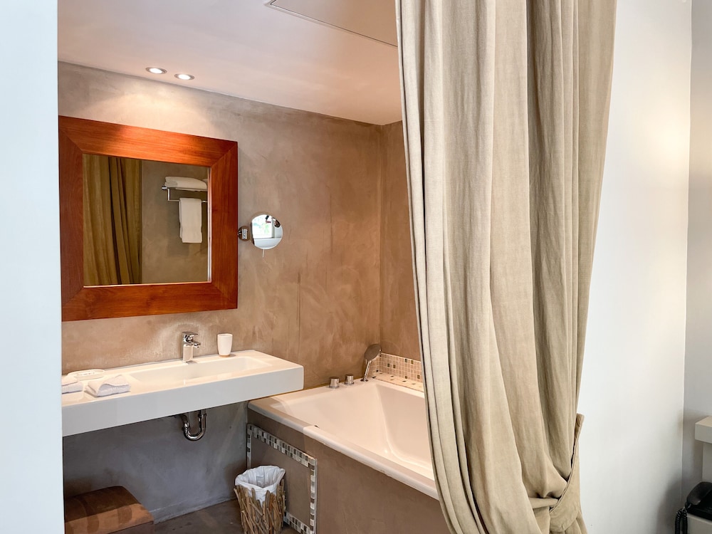 Cannes Villa St Barth 48/50