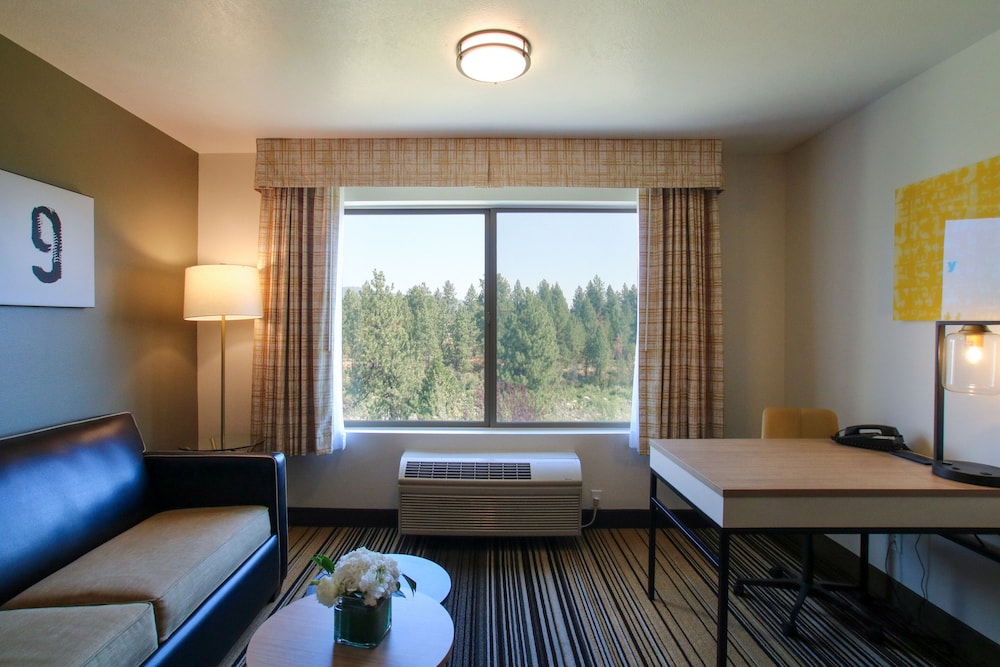 Oxford Suites Spokane Valley 36/64