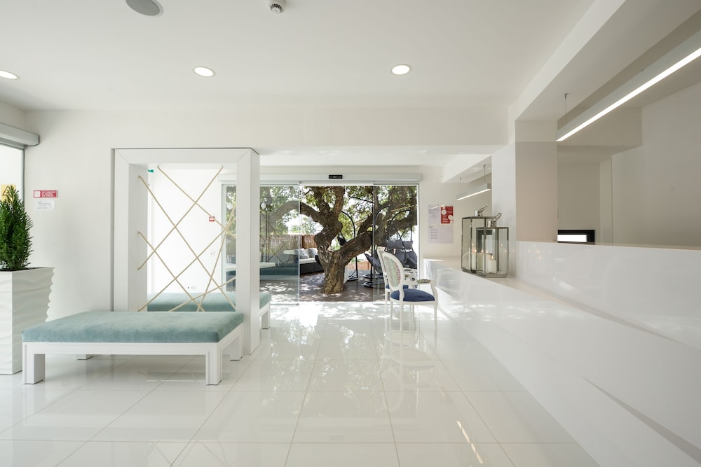 Lobby at 3HB Golden Beach, ALBUFEIRA