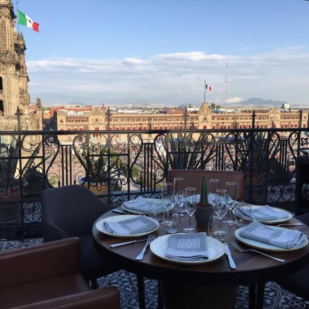 Zocalo Central Hotel 58/73