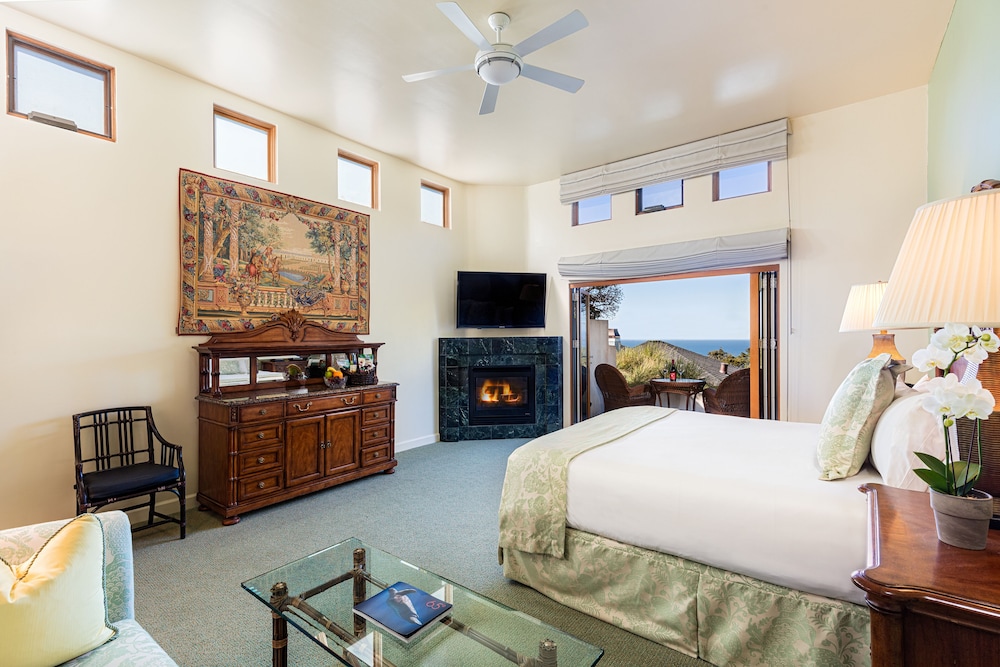 SUPERIOR, SUITE, KING BED