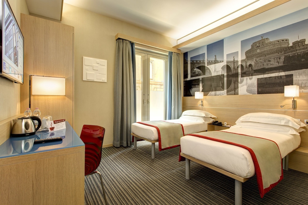 ROOM, DOUBLE BED, GROUND FLOOR