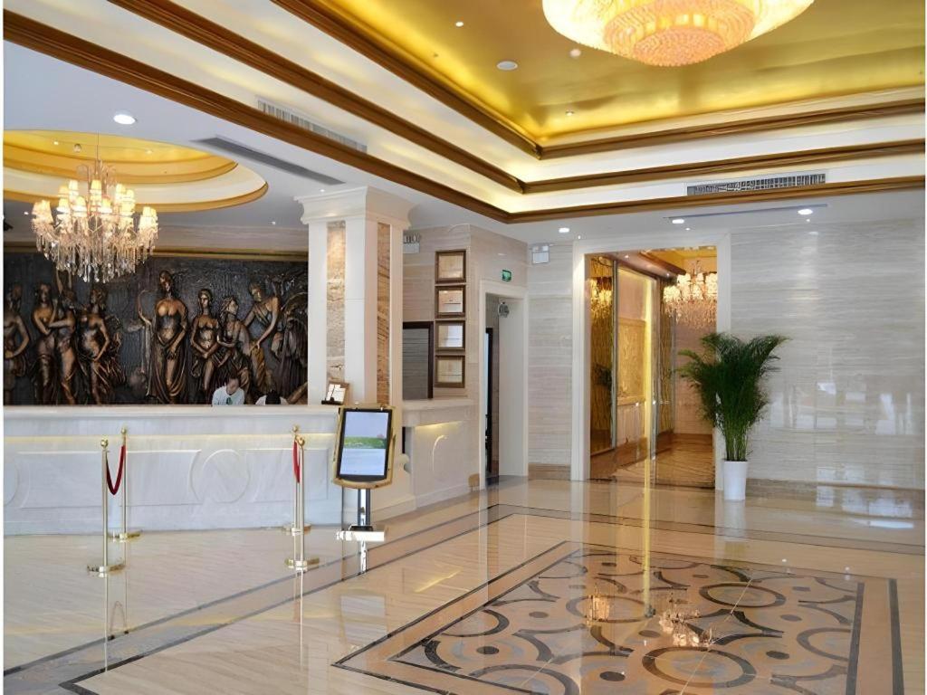 Vienna Hotel (Guilin Qixing Wanda Plaza) 11/48