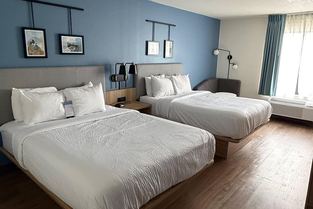 Standard, 2 Queen Beds