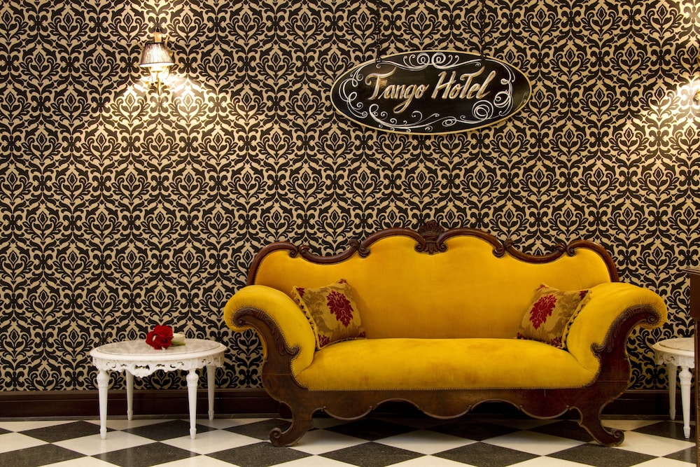Tango de Mayo Hotel 38/58