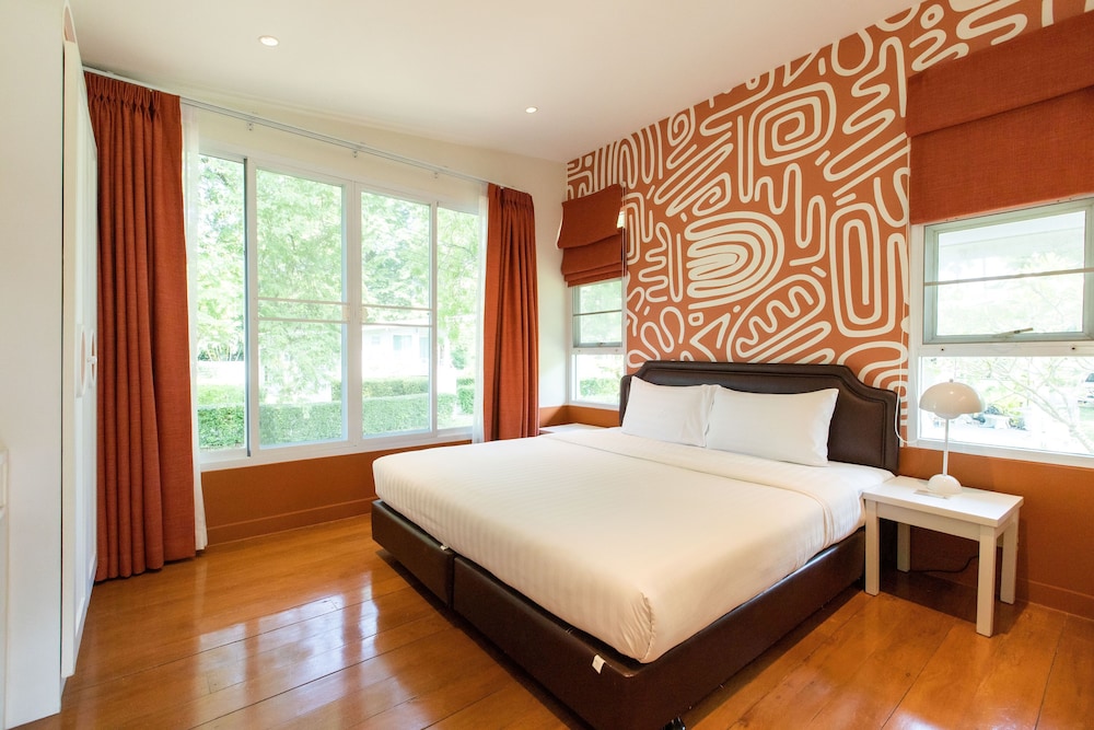 1 BEDROOM, PREMIER, VILLA