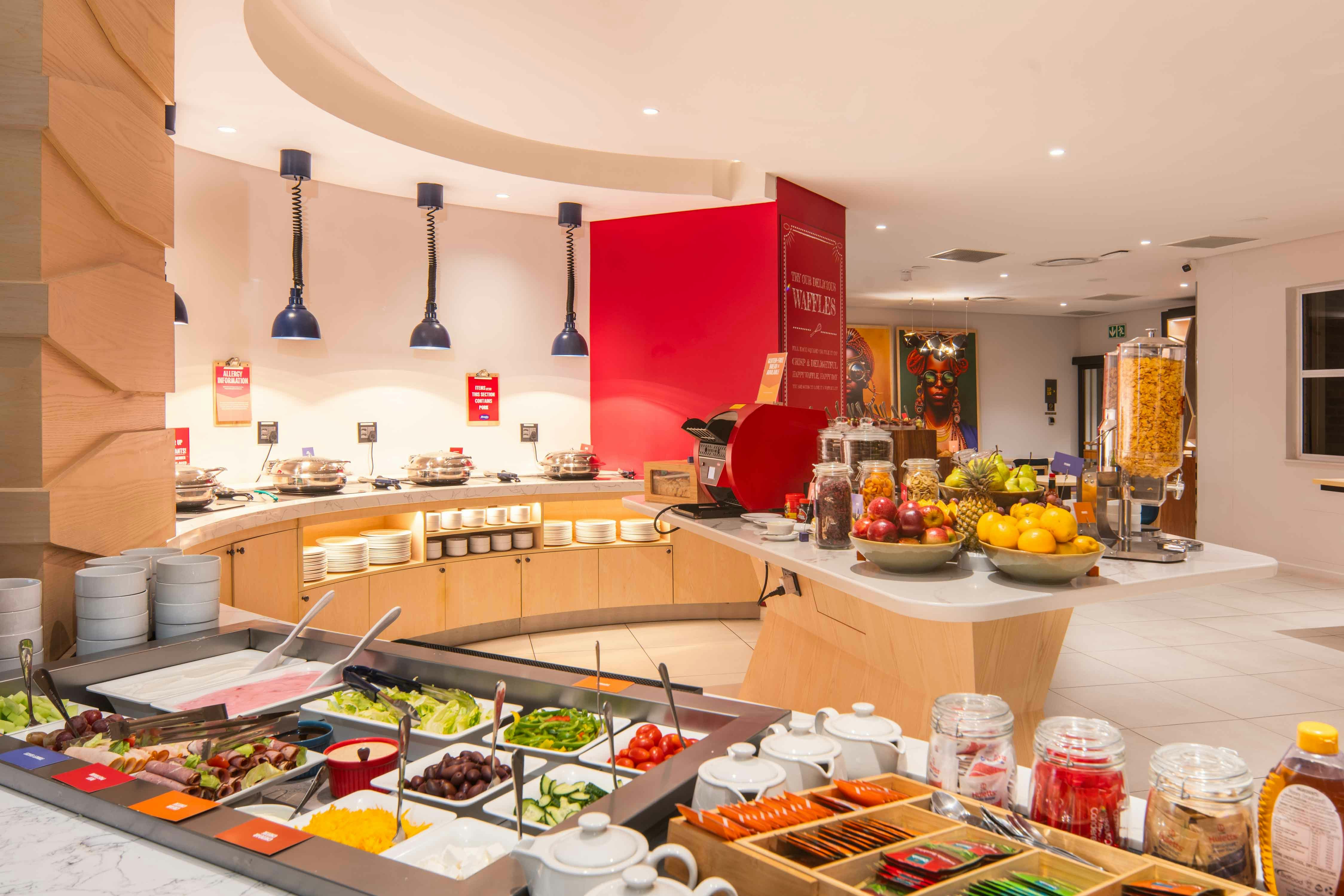 Hampton by Hilton Sandton Grayston 29/40