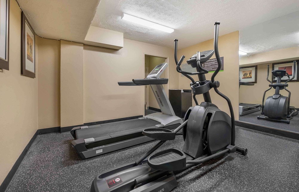 Studio 6 Corporate Extended Stay Indianapolis, IN - North Carmel 25/50