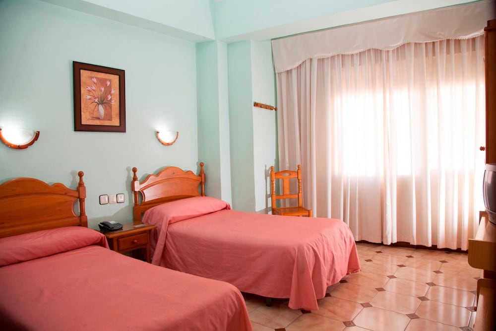 Hostal Paris 14/24
