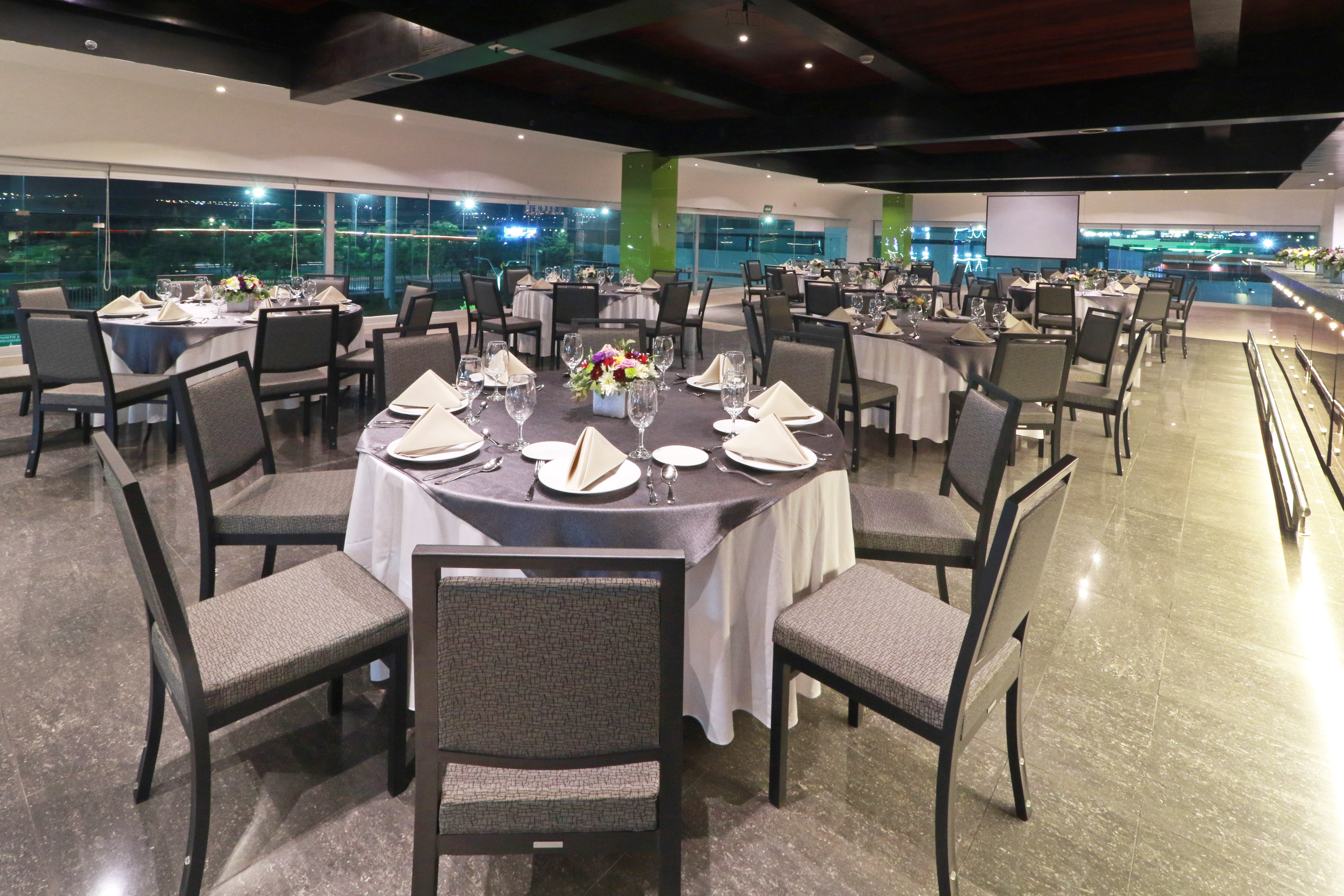 Holiday Inn Queretaro Zona Krystal 32/50