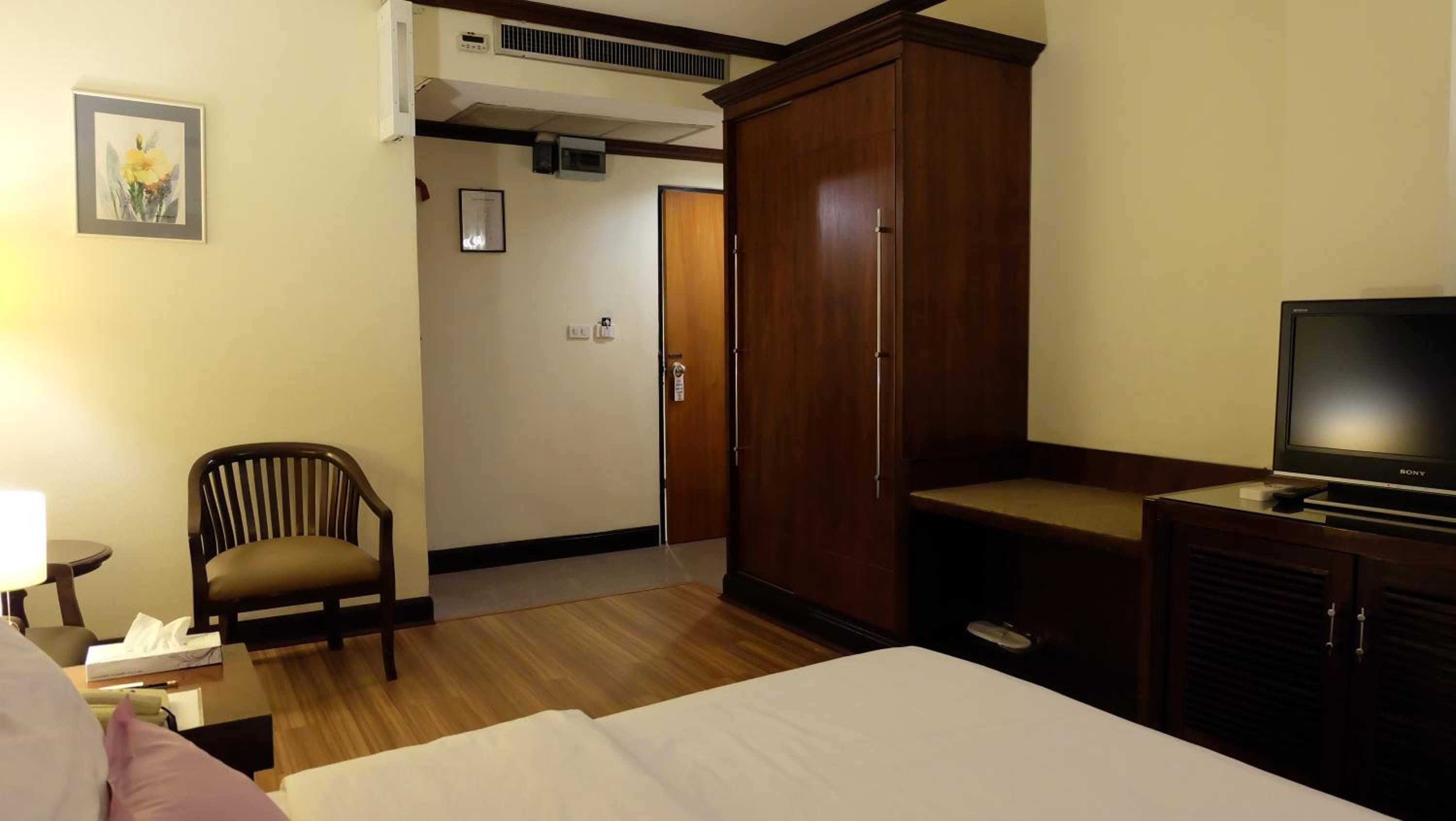 GRAND BUSINESS INN 45/52