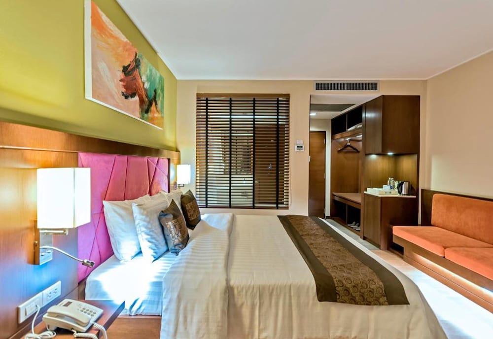 Navarat Heritage Hotel 7/24