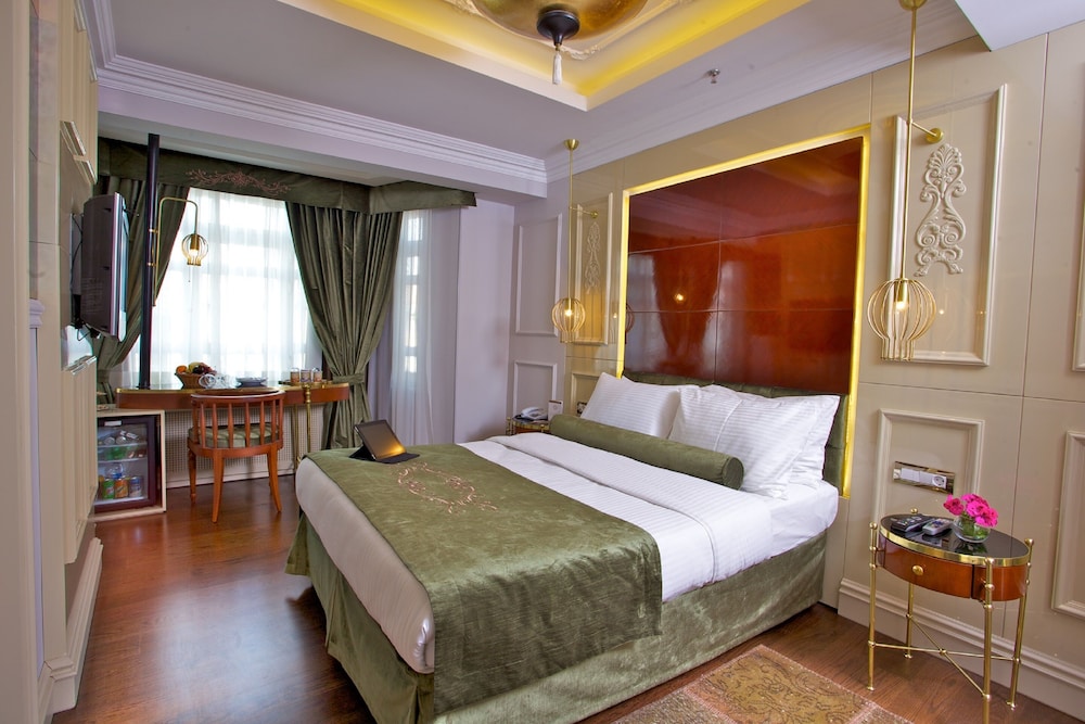 DELUXE, KING BED, CITY VIEW, SOFA