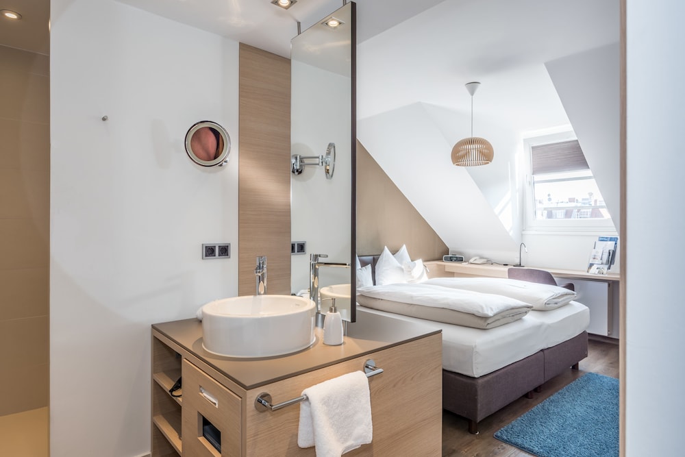 Lifestyle, King Bed, Bavaria Boutique Hotel 3/3