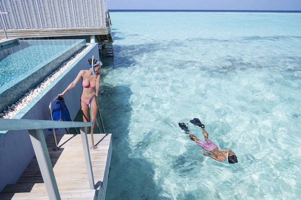 OUTRIGGER Maldives Maafushivaru Resort 44/50