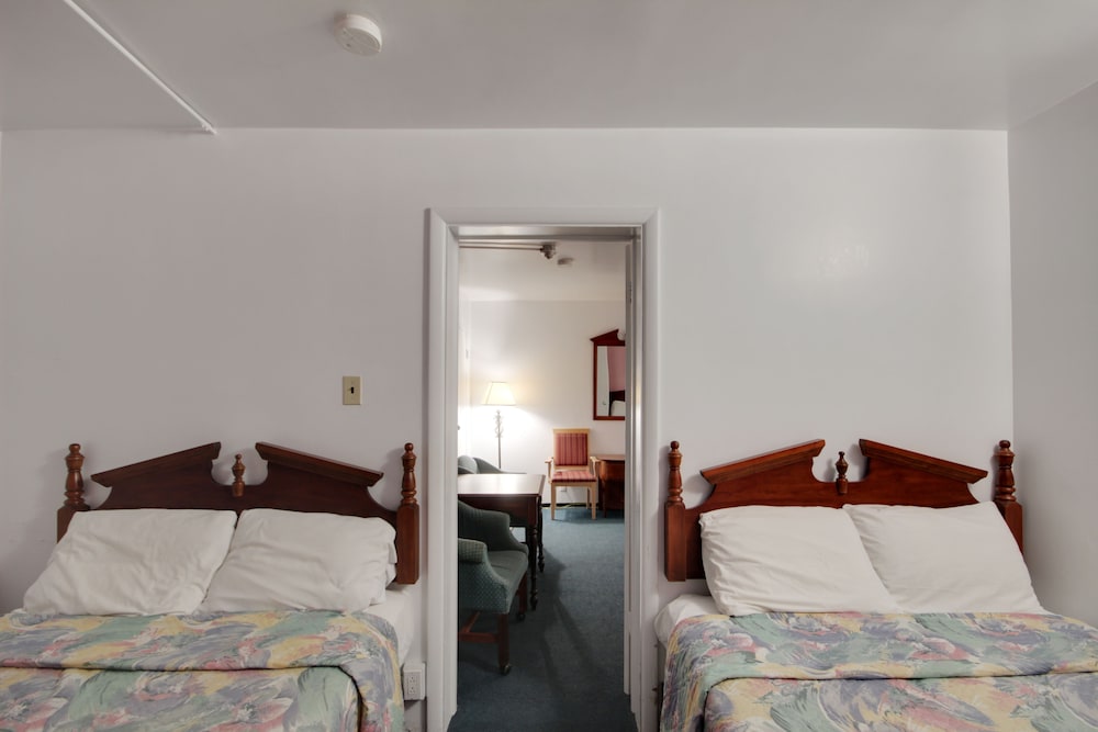 6267 Persepolis Inn 25/70