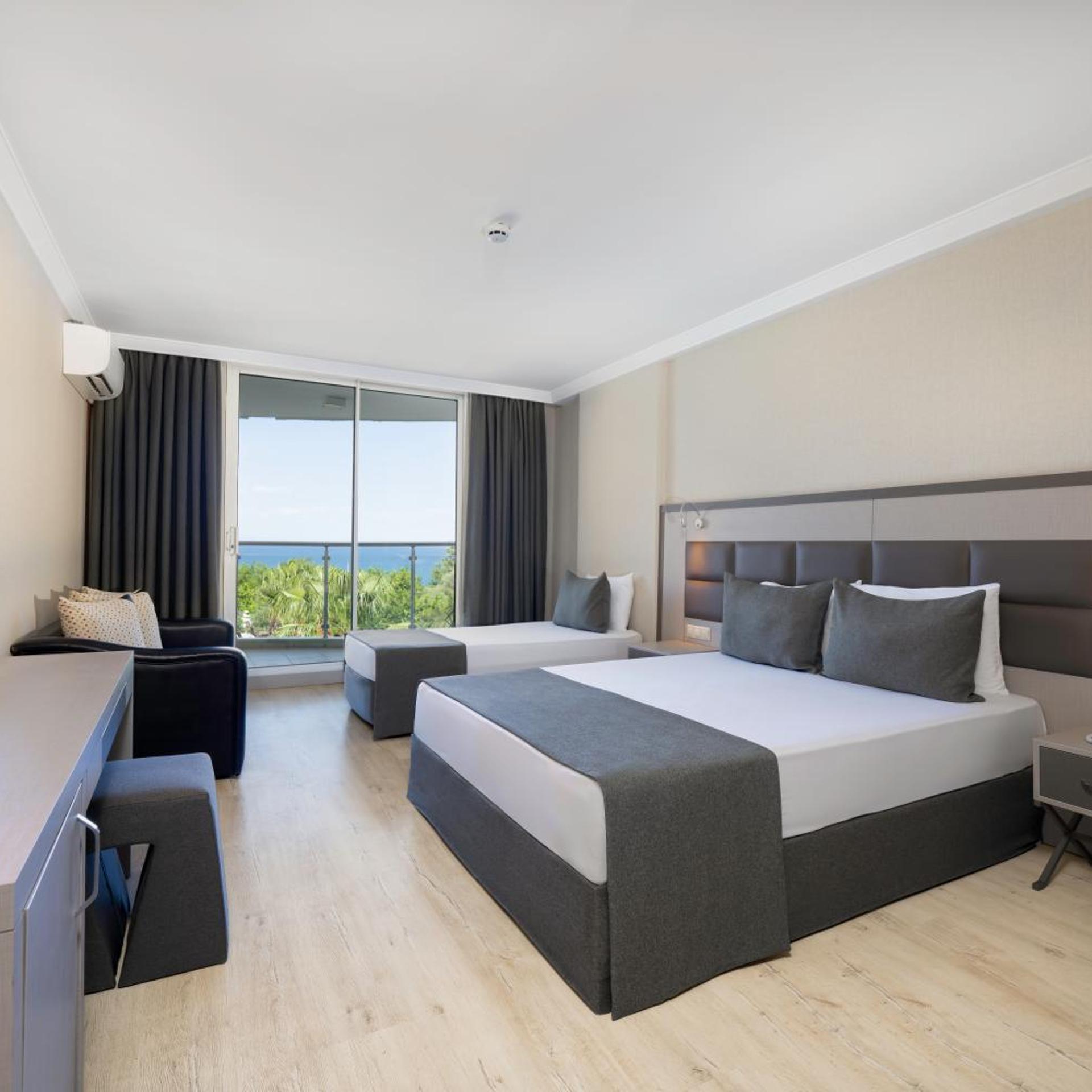 Ring Beach Hotel 16/45