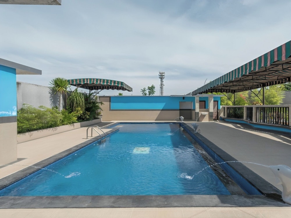 The Kanjeng Suites Kuta Galeria - Bali 53/56