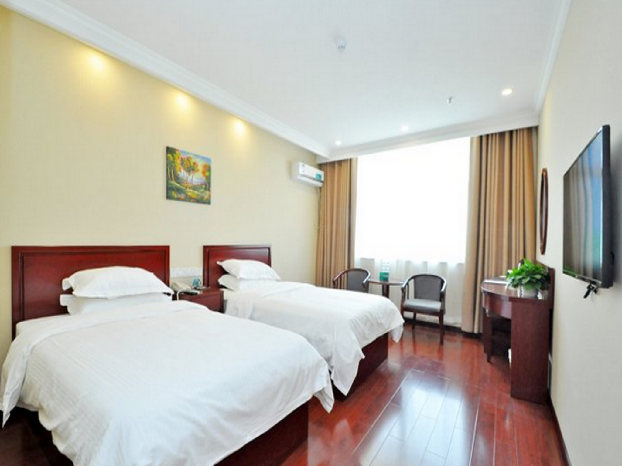 ROOM, TWIN BEDS