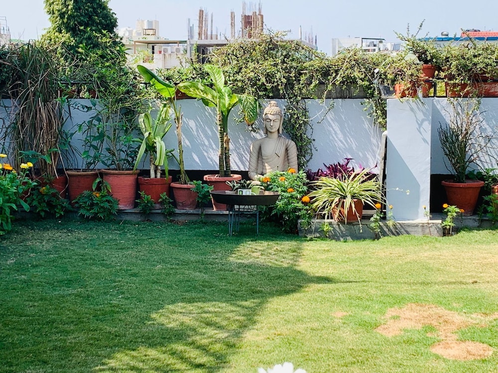 Hotel Vandana S Bed And Breakfast 46/50