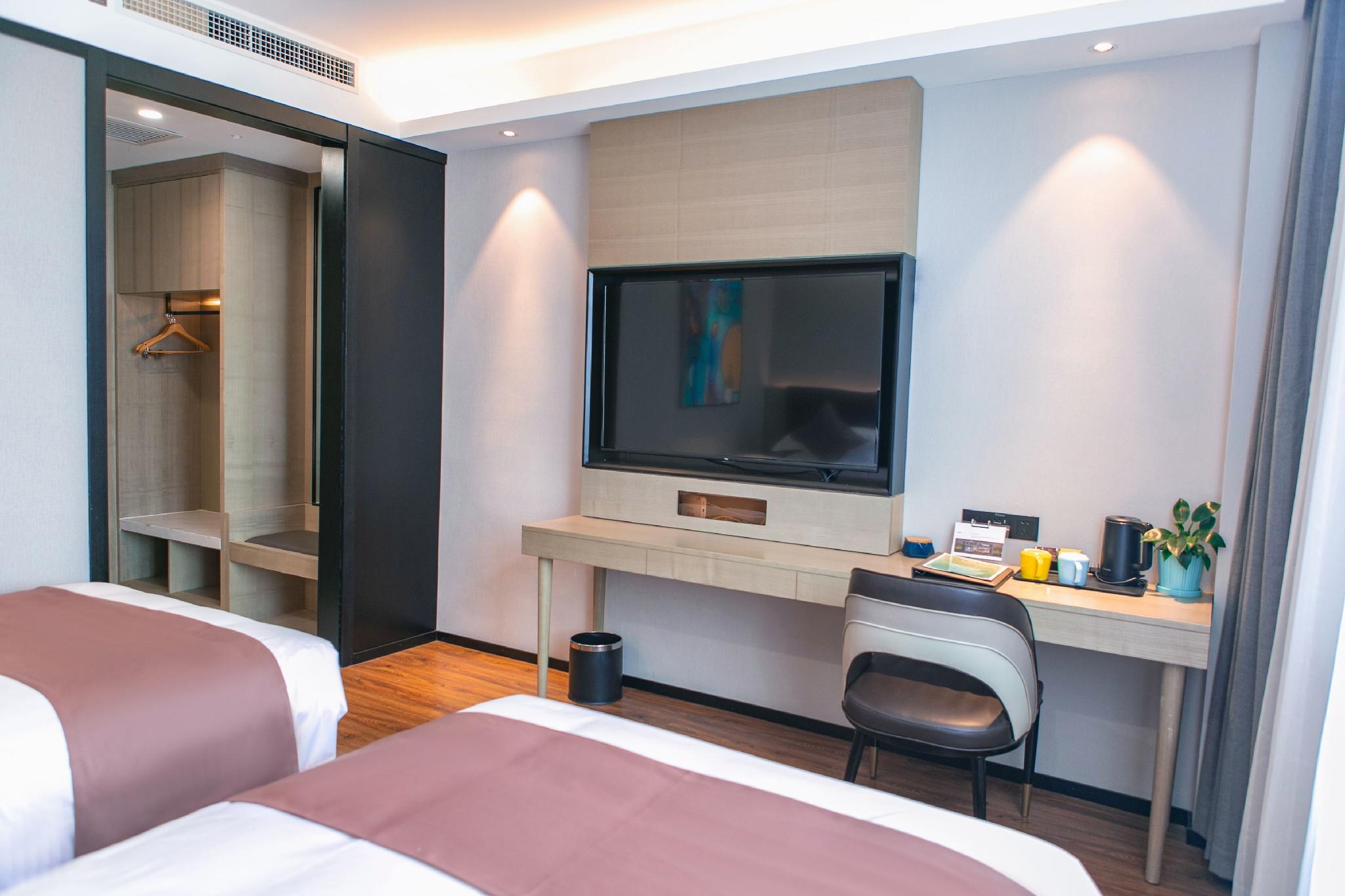 Gya, Twin Beds