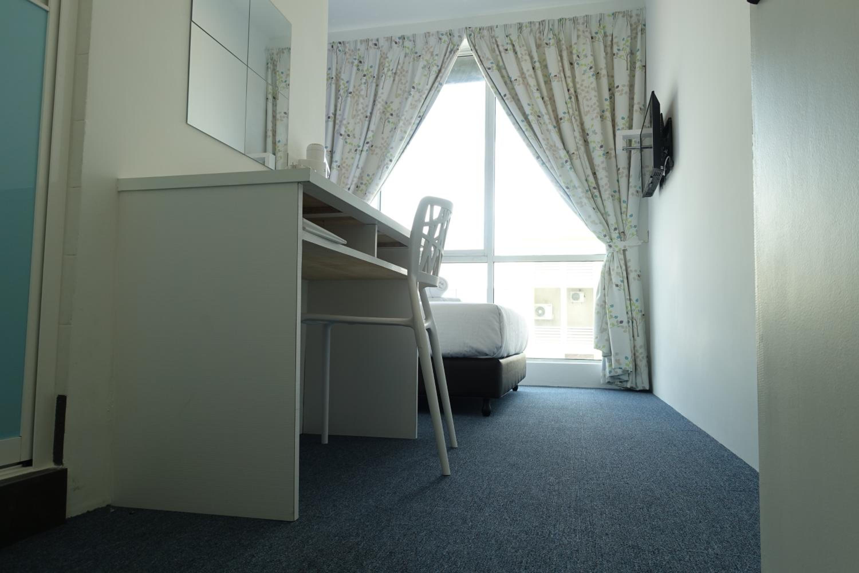 Lodge 10 Hotel 20/26