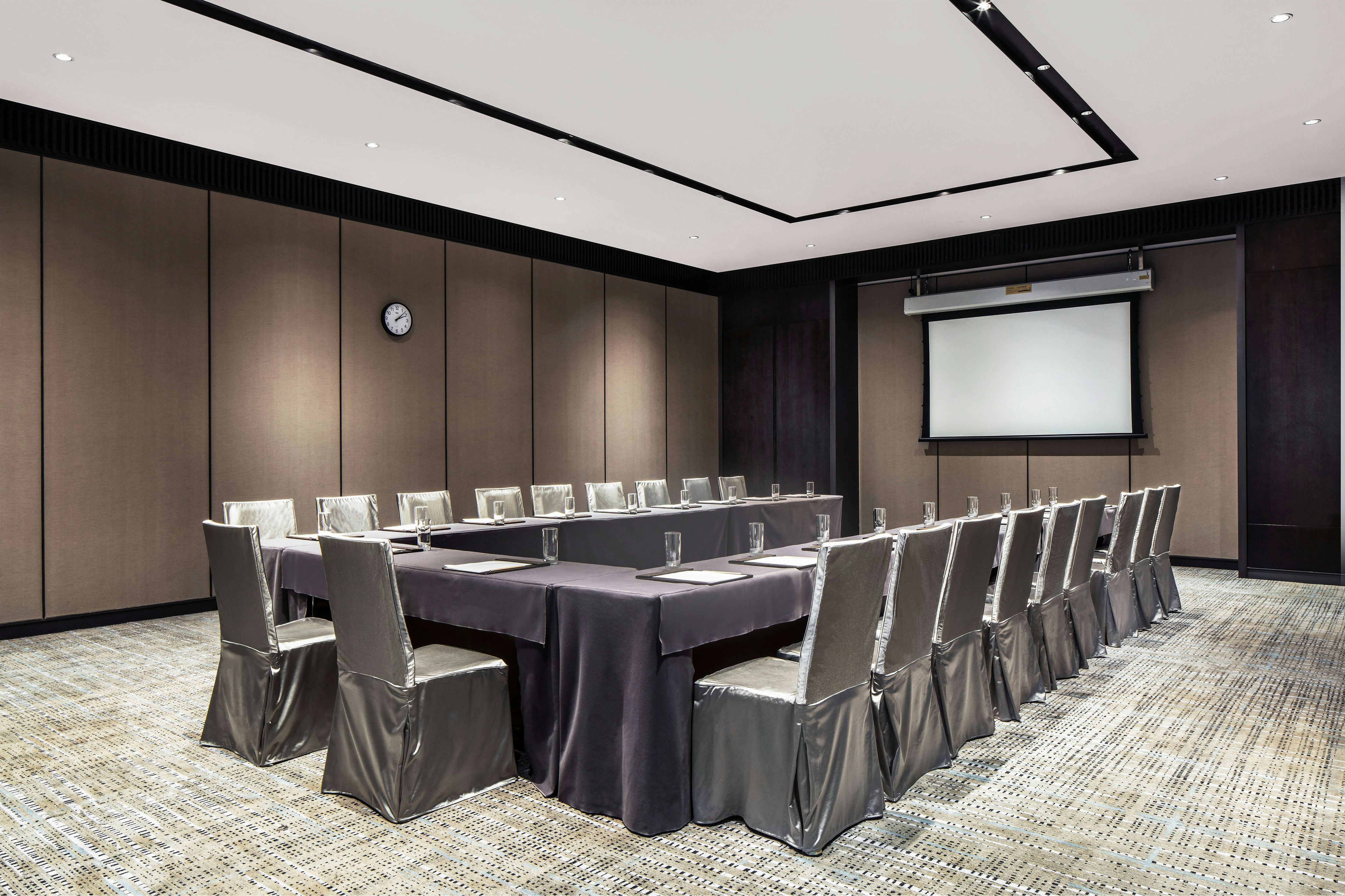 Hilton Ningbo Dongqian Lake Resort 26/41