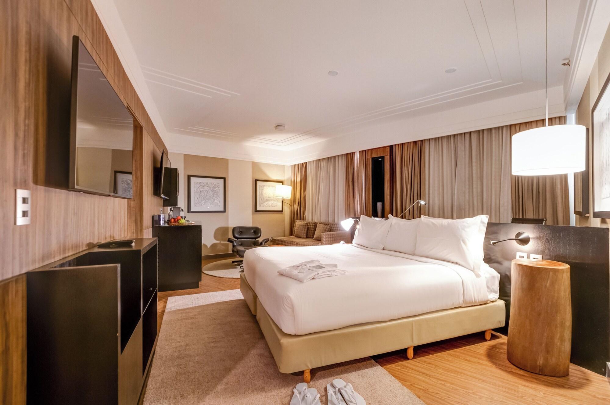 Royal, Suite
