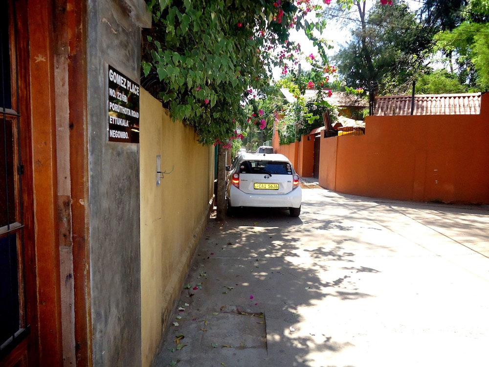 Gomez Place 60/68